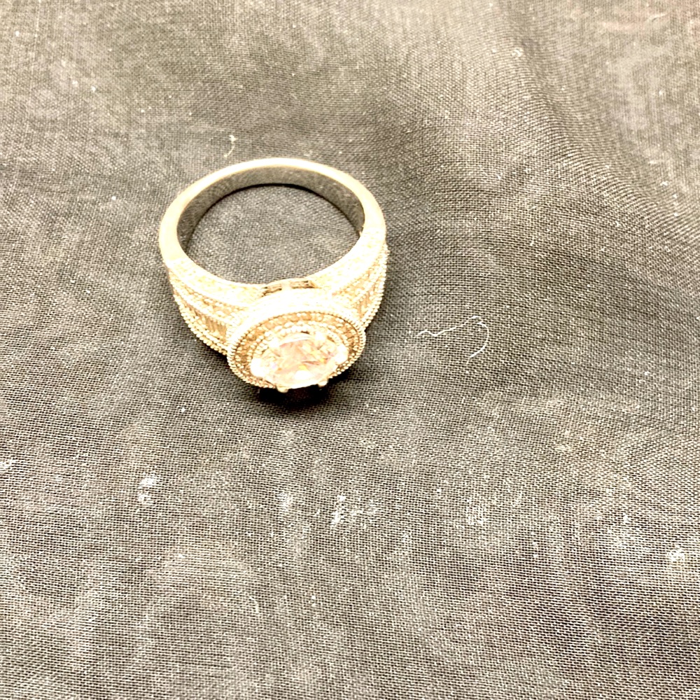 Bella Luce Ring Size 8 Sterling Silver